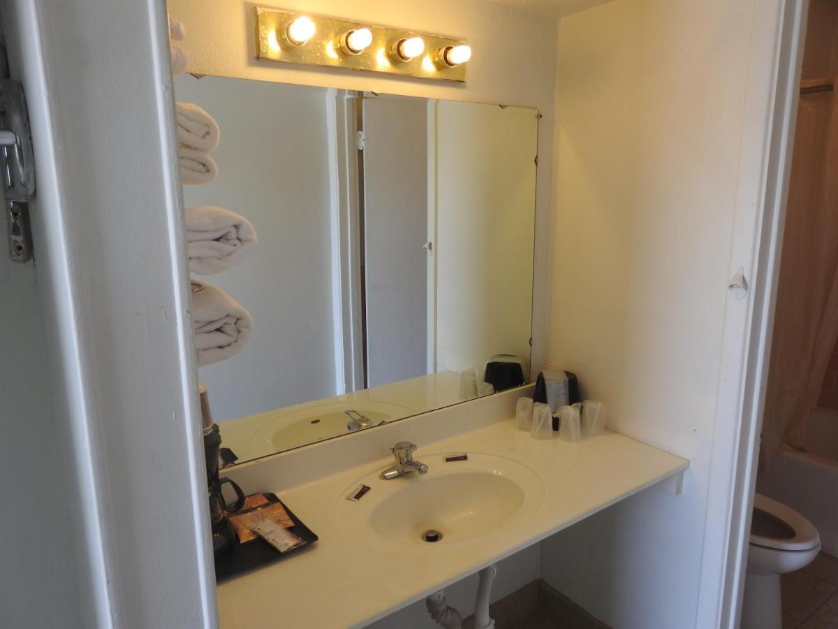 Economy Inn Сокорро Екстер'єр фото