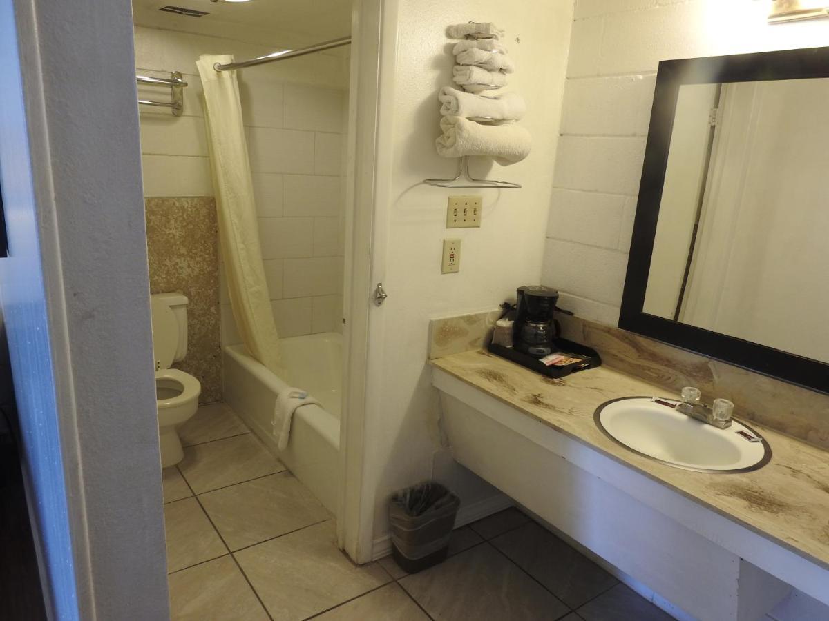 Economy Inn Сокорро Екстер'єр фото