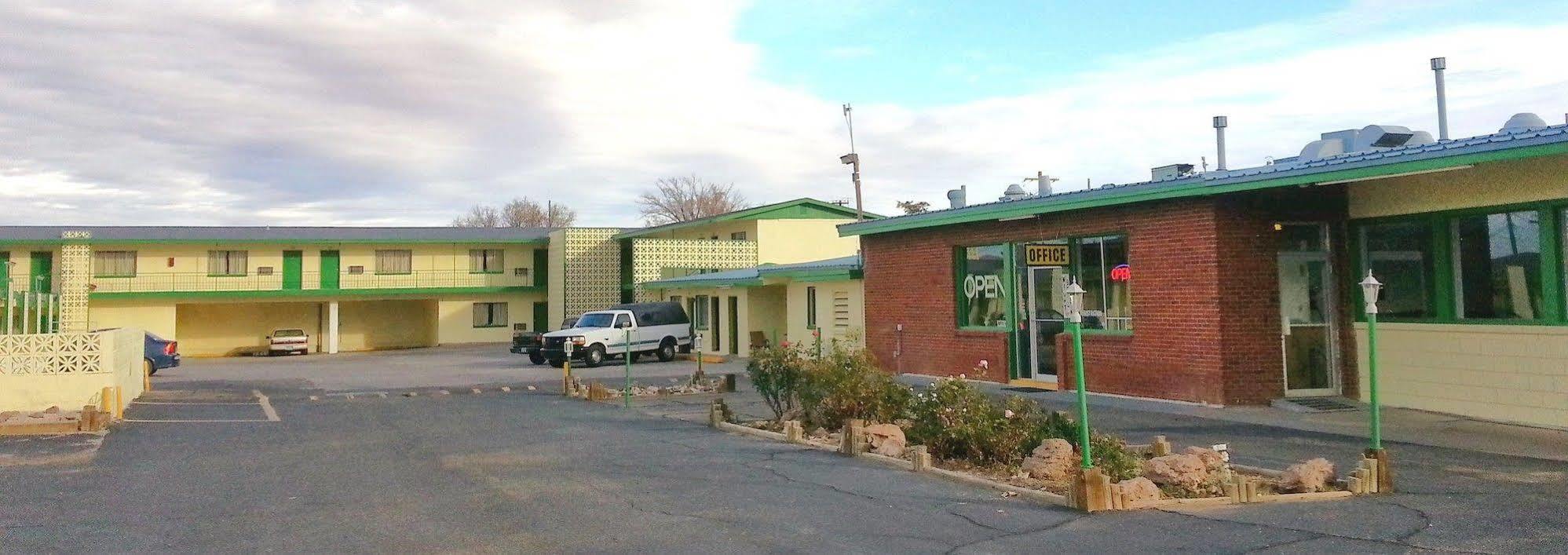 Economy Inn Сокорро Екстер'єр фото